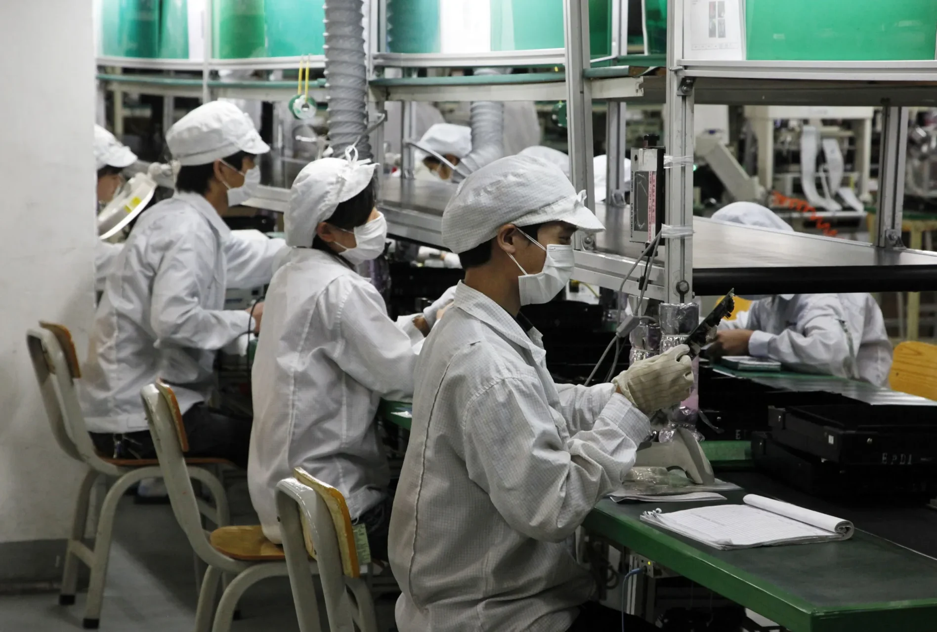 Hon Hai Expands Operations in India, Vietnam Amid Trade Tensions - Bloomberg